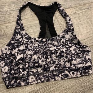 Lululemon Invigorate Bra Size 6